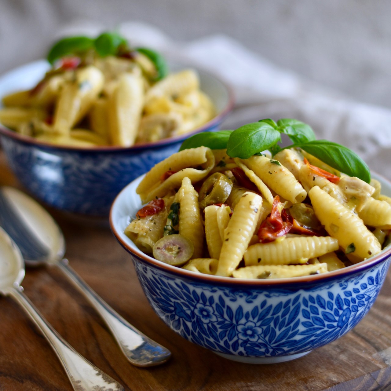 Krämig medelhavspasta med kyckling