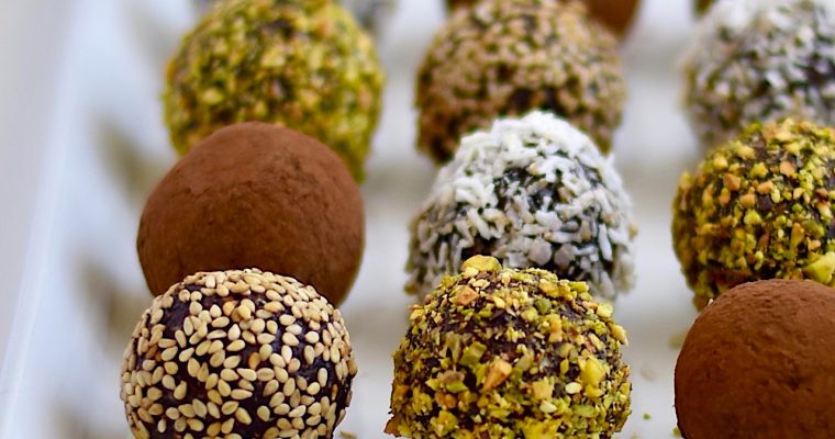 Dadel- och tahinibollar