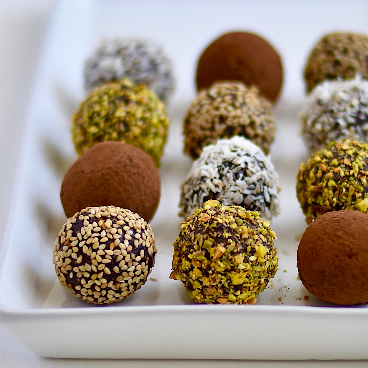 Dadel- och tahinibollar