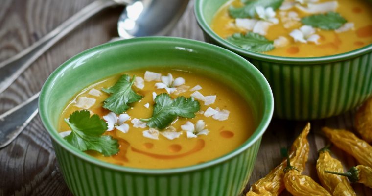 Pumpasoppa med kokos, chili och ingefära